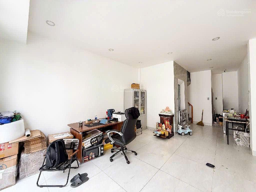 Hiếm! có thang máy  xe hơi quay đầu! bán nhà mới nguyễn xí (4x10m)  3 tầng  3pn. chỉ 8 tỷ tl