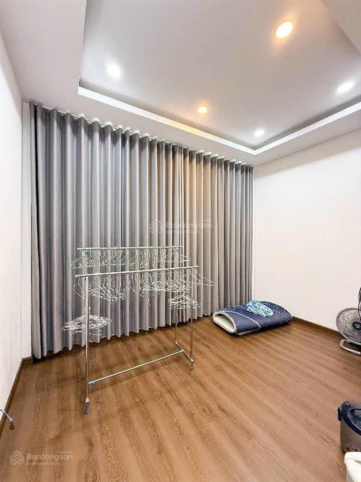 Hiếm! có thang máy  xe hơi quay đầu! bán nhà mới nguyễn xí (4x10m)  3 tầng  3pn. chỉ 8 tỷ tl