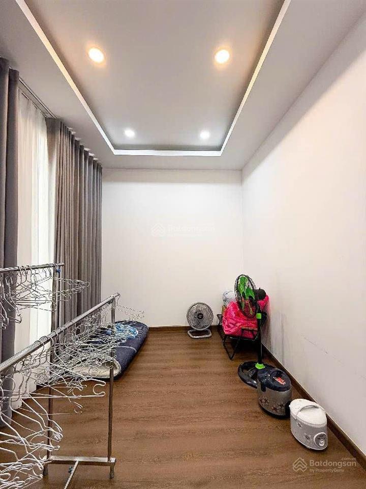 Hiếm! có thang máy  xe hơi quay đầu! bán nhà mới nguyễn xí (4x10m)  3 tầng  3pn. chỉ 8 tỷ tl