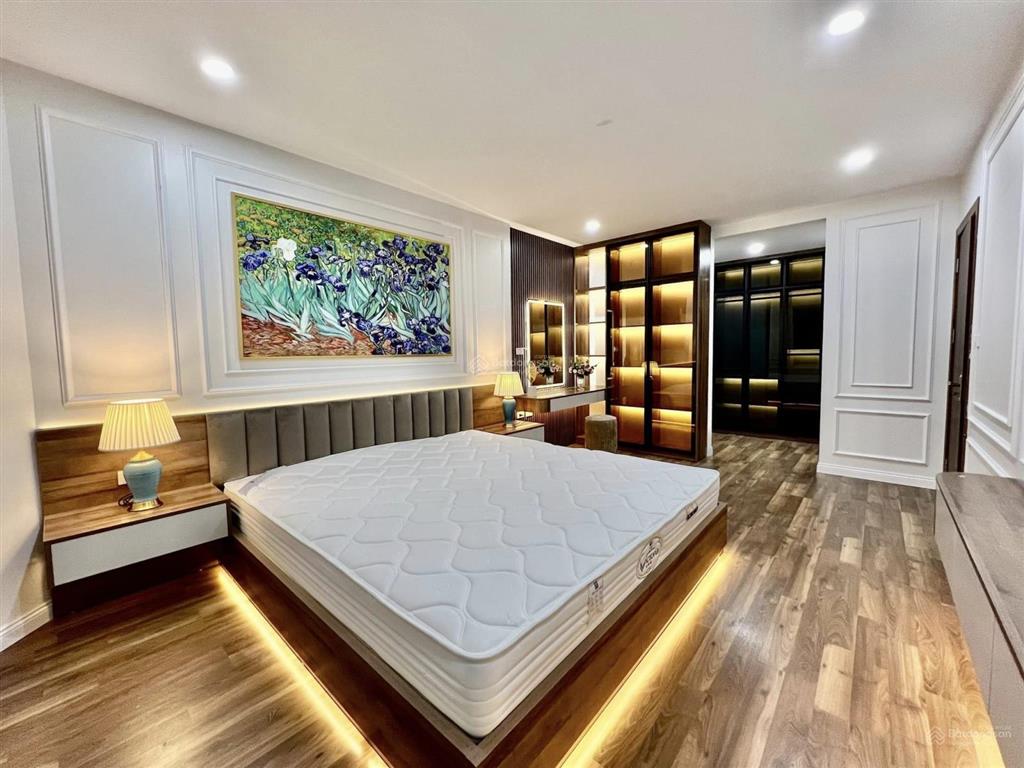 Chủ nhà rất thiện chí bán căn 3 ngủ rẻ nhất tại cầu giấy, chung cư golden park, giá hơn 9 tỷ