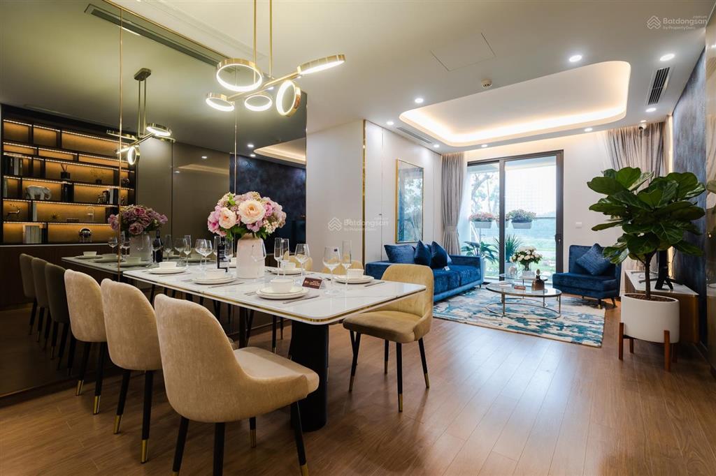 Hiếm cho thuê căn 4 ngủ 200m2 chung cư discovery, cầu giấy. full nội thất đẹp