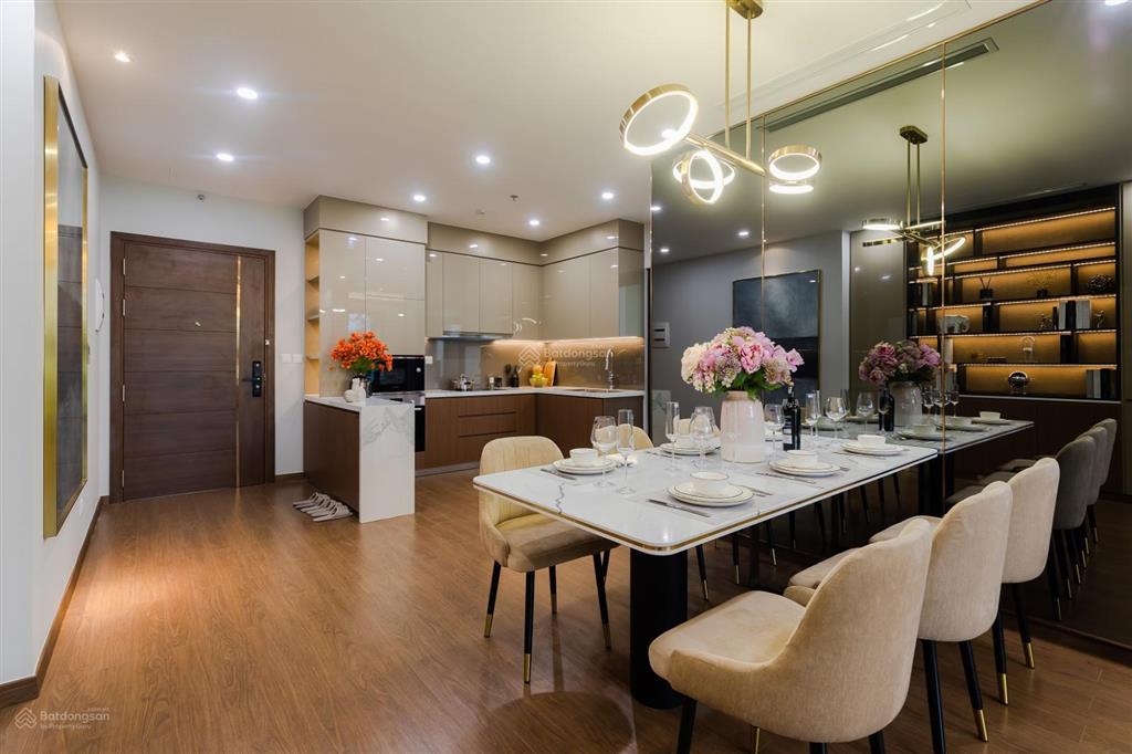 Hiếm cho thuê căn 4 ngủ 200m2 chung cư discovery, cầu giấy. full nội thất đẹp