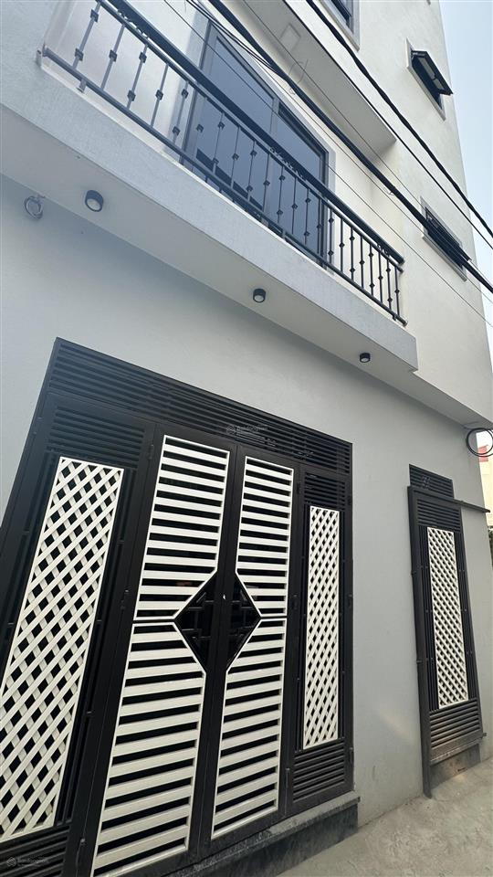 Trung tâm thi trấn tram trôi 42m5tầng hơn 6tỷ