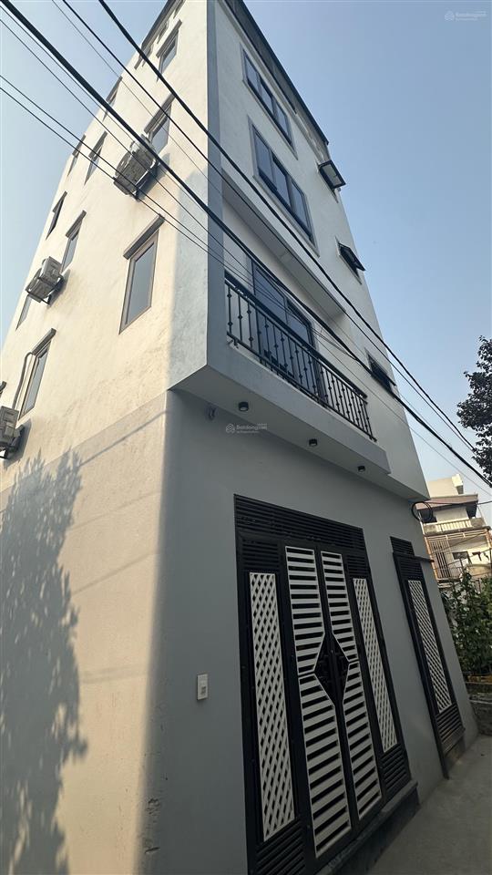 Trung tâm thi trấn tram trôi 42m5tầng hơn 6tỷ