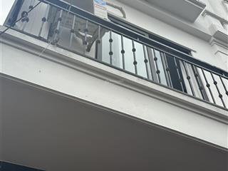 Siêu hiếm nhà tây tựu 4tầng hơn 5tỷ  ô tô đỗ cửa full nội thất hiện đại .