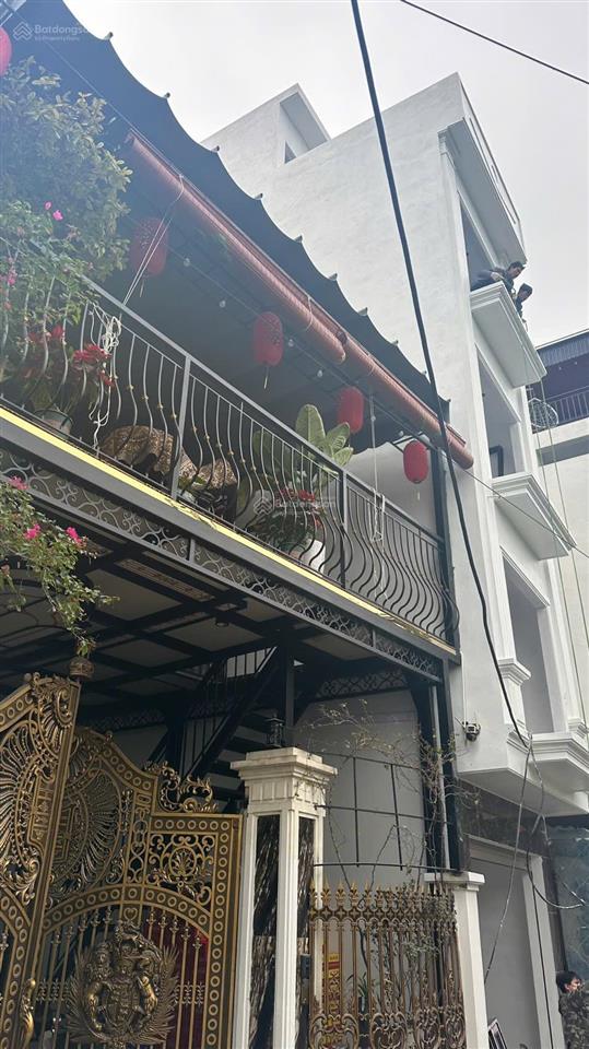 Kim chung nhà mới ô tô tránh hiếm
35m 5 tầng gara ô tô trong nhà
kết nối hindo royal