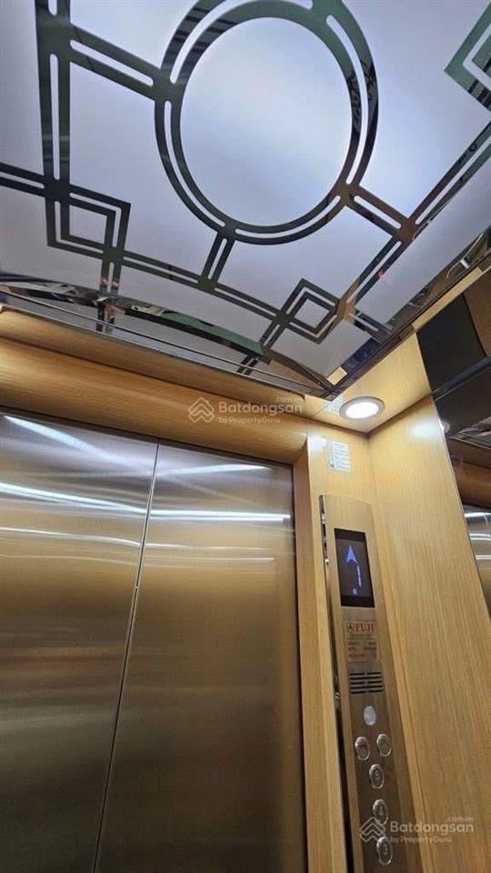 Nhà hiếm sát kdt nam 3240m, 5 tầng, thang máy ô tô 7 chỗ đỗ cửa, cách ô tô tránh 5m
100