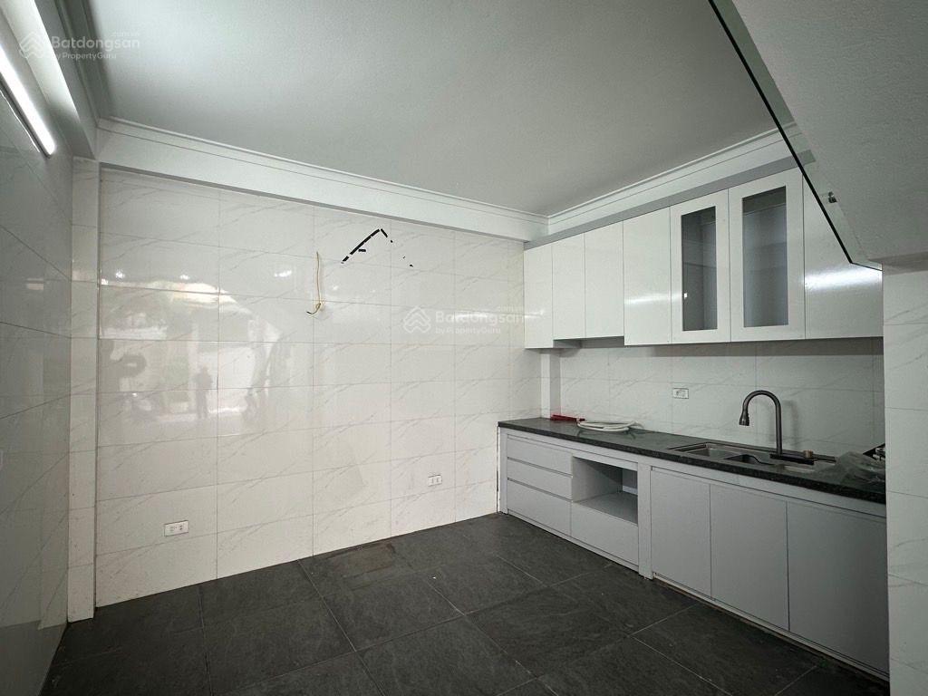 Nhà mặt đường  di trạch 40m25 tầng hơn 9 tỷô tô tránh kinh doanh đẹp