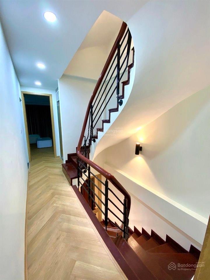 Đình thôn 55m 4 tầng thang máy ô tô đỗ cửa ngõ thông kd hơn 15 tỷ siêu phẩm trung