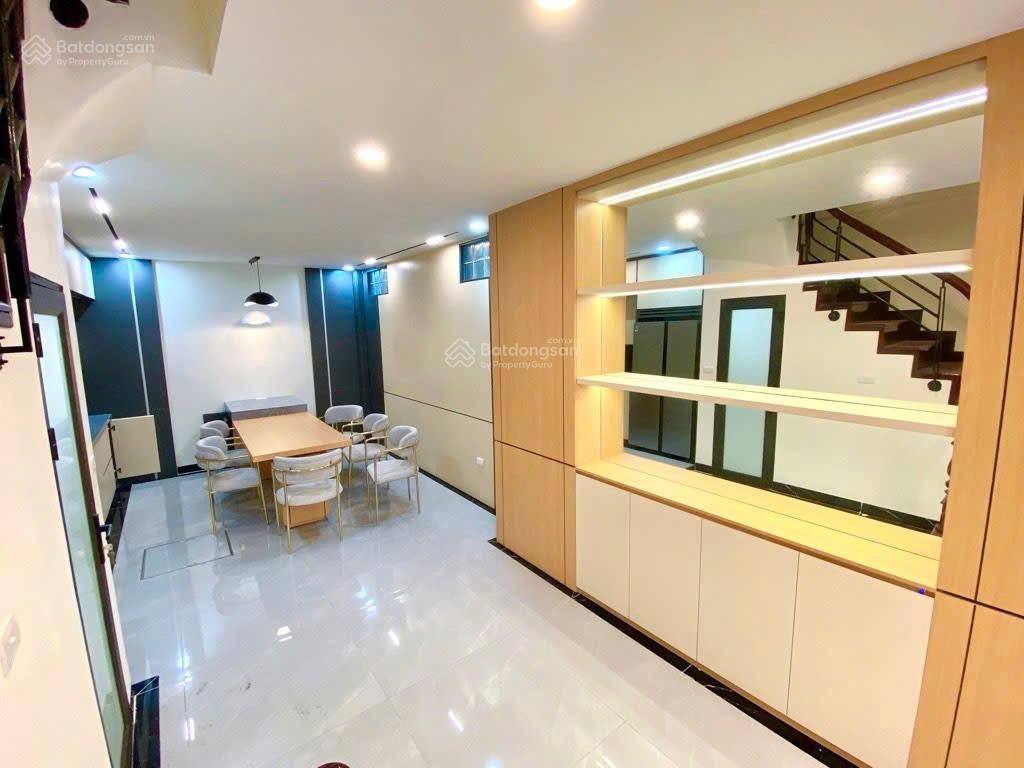 Đình thôn 55m 4 tầng thang máy ô tô đỗ cửa ngõ thông kd hơn 15 tỷ siêu phẩm trung