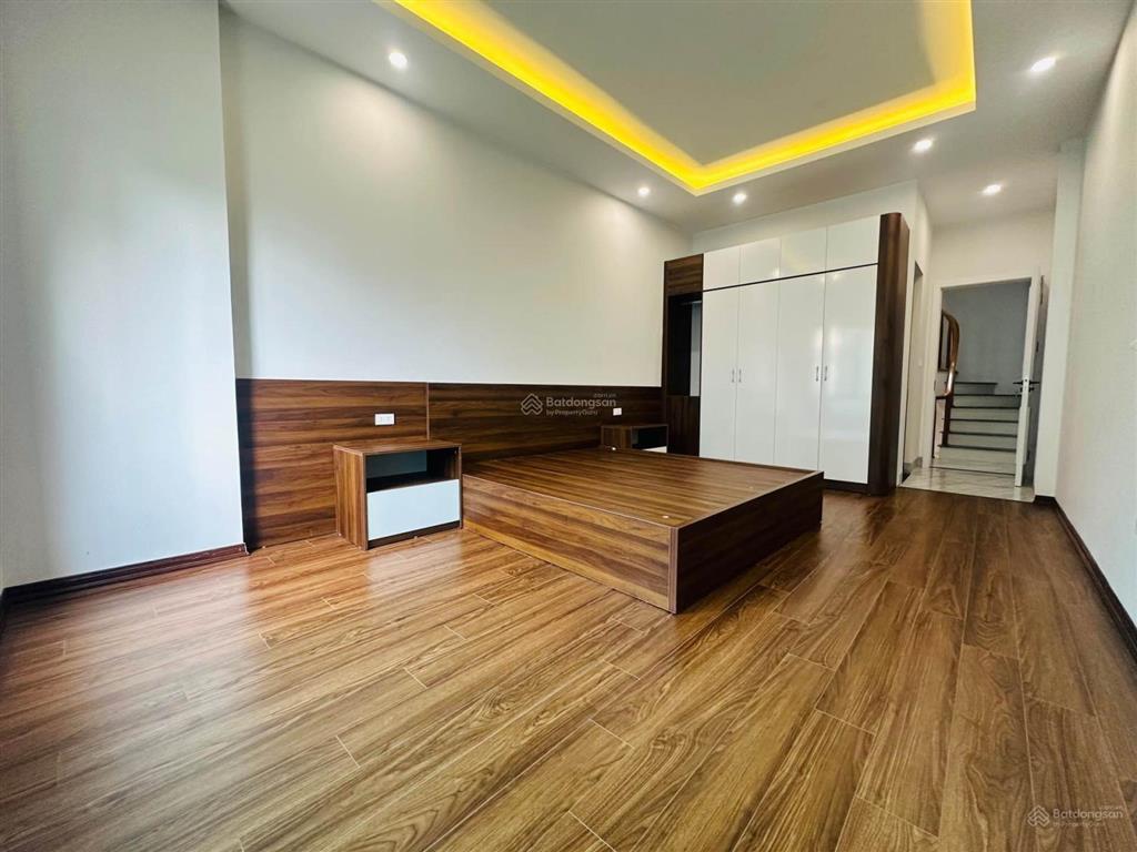Hot! nhà mới lai xá 35m2 x 5 tầng ô tô cách 30m hơn 6 tỷ ngay gần chợ lai xá