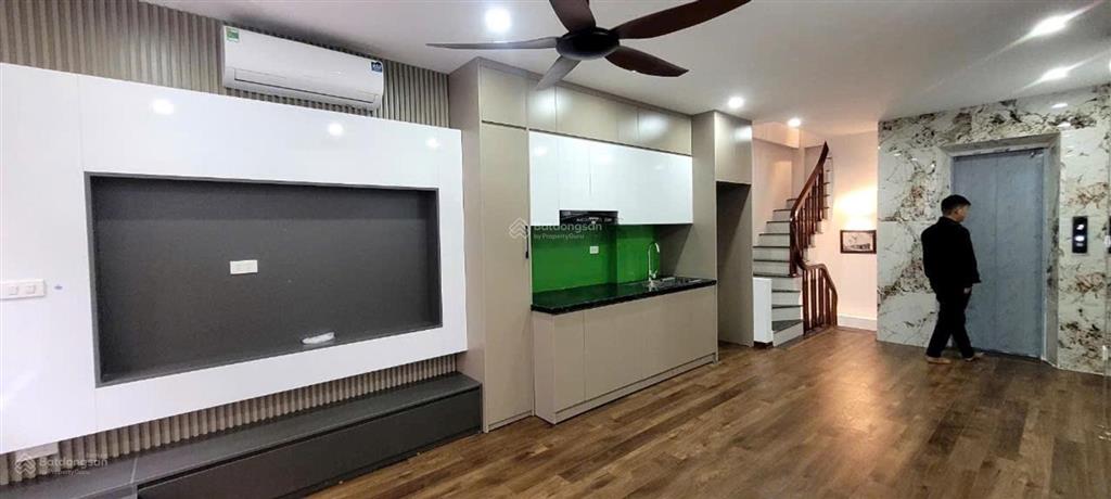 Nhà mới 6 tầng thang máy trục chính lai xá kinh doanh sầm uất gần đường 3.5, quốc lộ 32
