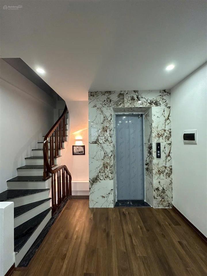 Nhà mới 6 tầng thang máy trục chính lai xá kinh doanh sầm uất gần đường 3.5, quốc lộ 32