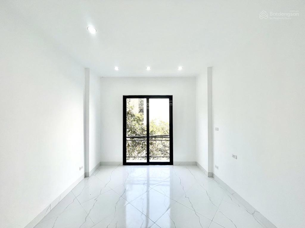 Hiếm. siêu phẩm kim chung  48m2  5 tầng  thang máy  ngõ thông, ô tô đỗ cửa,