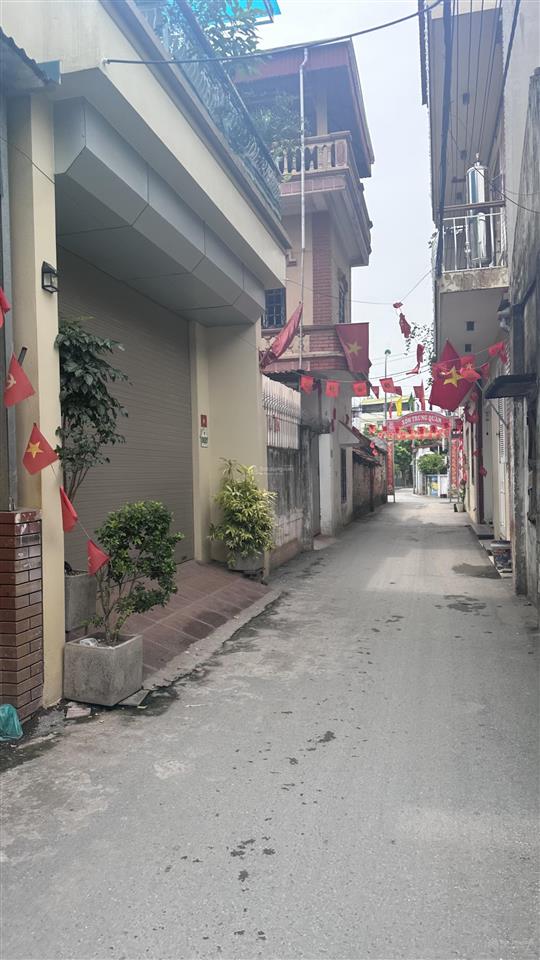 Gần kđt tân tây đô 79m2 4t hơn 7 tỷ ô tô vào nhà, ngõ thông, mặt tiền rộng