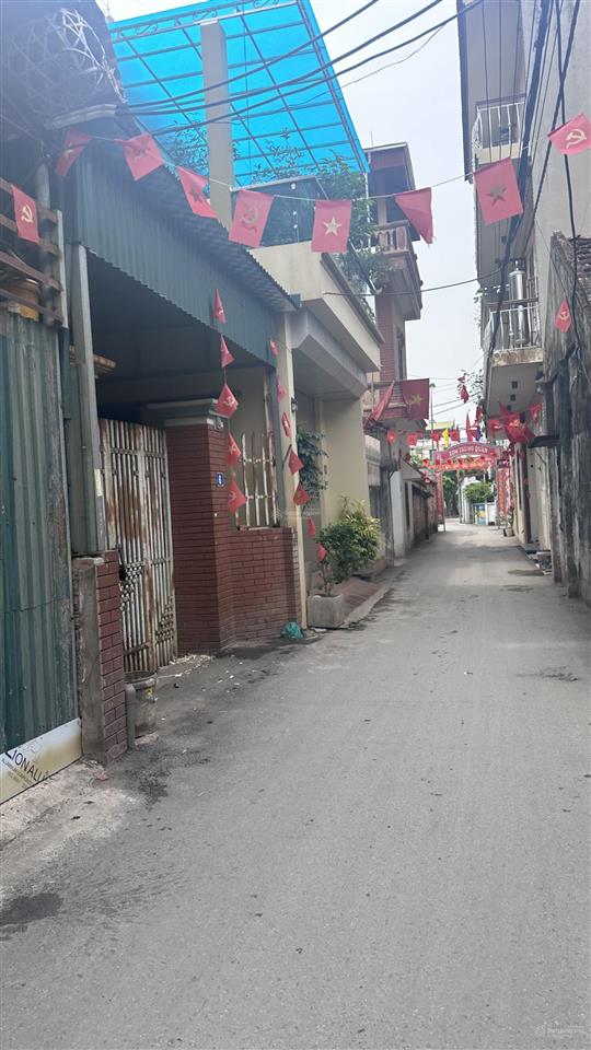 Gần kđt tân tây đô 79m2 4t hơn 7 tỷ ô tô vào nhà, ngõ thông, mặt tiền rộng