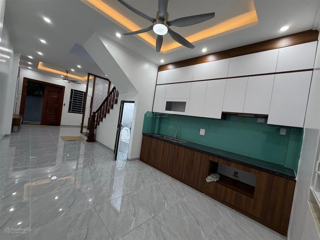 Sát ngã tư trôi| 42m 4t | chỉ 5,x tỷ nhà đẹp ở ngay 2 mặt thoáng 50m ô tô & bãi đỗ 50