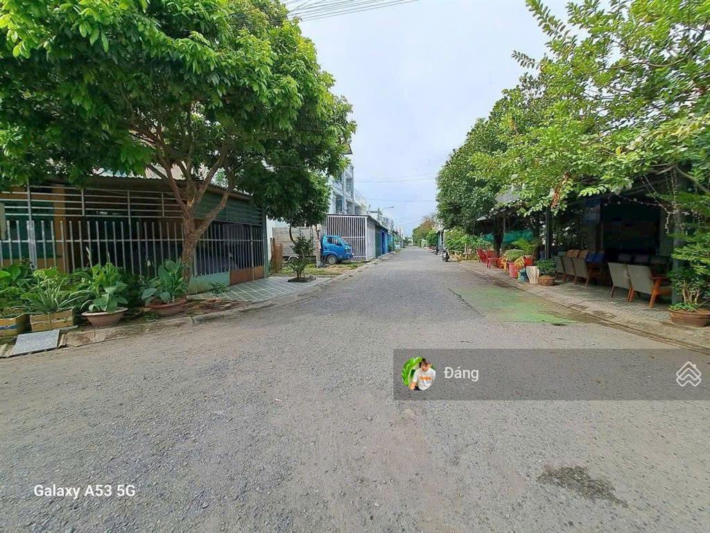 Giá giảm 320tr. bán đất thổ cư 115m2/ 715tr ngay chợ cầu sáng  bình chánh  cách aeon bình tân 8km