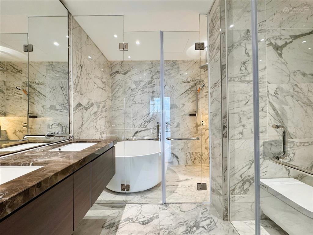 Căn hộ 3 phòng ngủ diện tích lớn tại cove residence cần ra hàng gấp. rẻ hơn 10 tỷ so với cùng trục