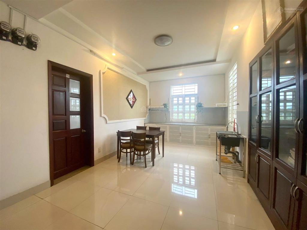 Studio ban công rộng diện tích 35m2 full nội thất tại kdc phú nhuận gần global city quận 9