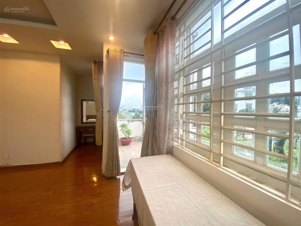 Studio ban công rộng diện tích 35m2 full nội thất tại kdc phú nhuận gần global city quận 9