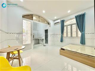 Cho thuê căn hộ ban công full nội thất 30m2 sát ngã tư thủ đức, đường lê văn việt gần trường ute