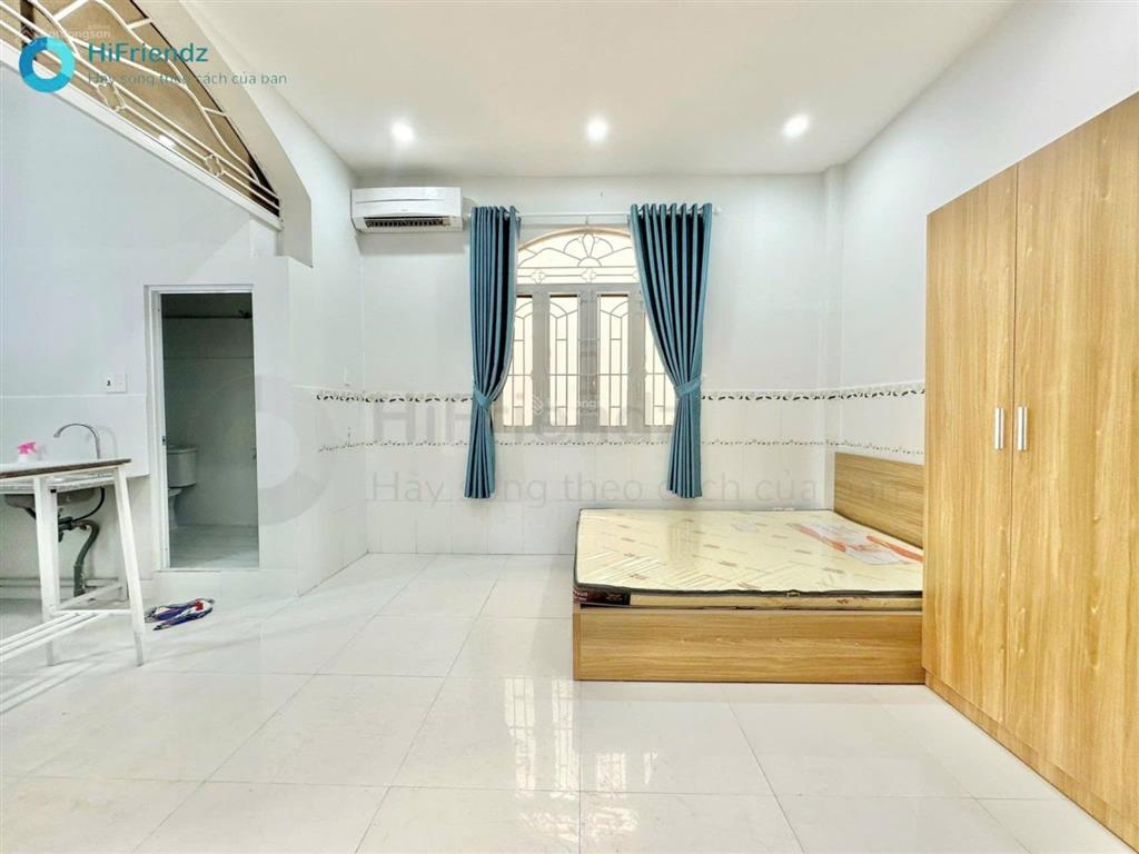 Cho thuê căn hộ ban công full nội thất 30m2 sát ngã tư thủ đức, đường lê văn việt gần trường ute