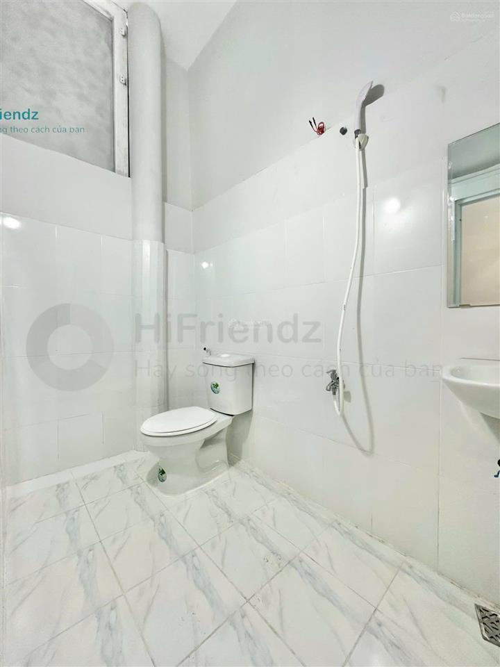Cho thuê căn hộ ban công full nội thất 30m2 sát ngã tư thủ đức, đường lê văn việt gần trường ute
