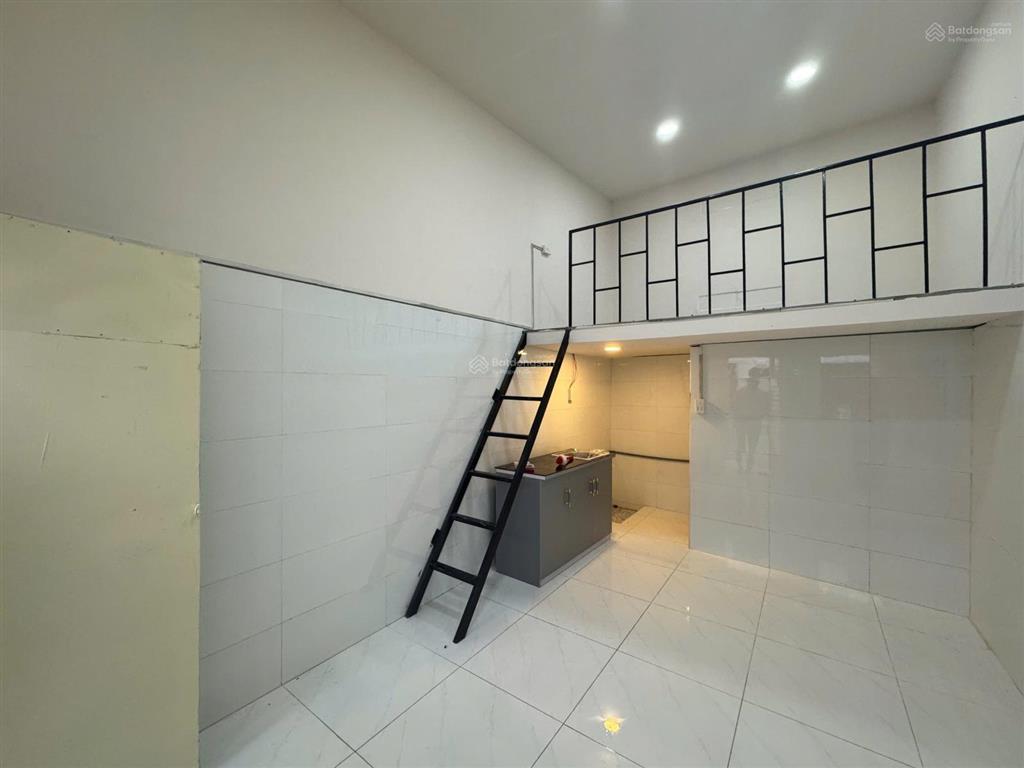 Cho thuê nhà trọ 30m2 gần metro ngã tư thủ đức tại đường số 5 tăng nhơn phú b, q9, hcm
