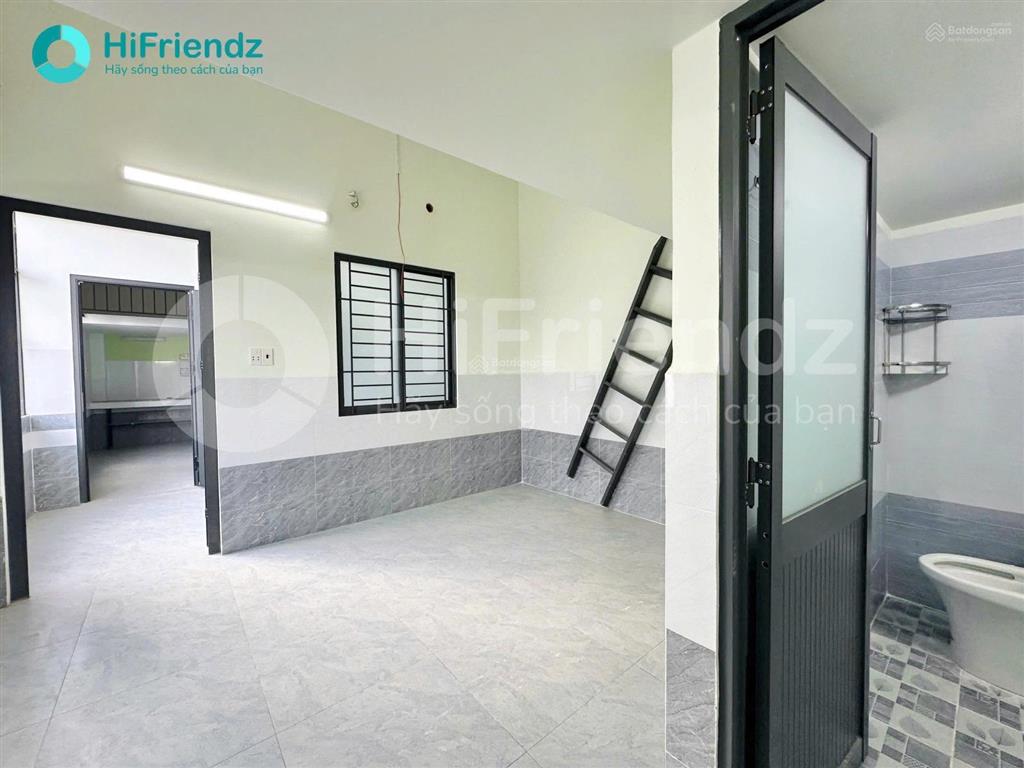 Cho thuê duplex gác cao giá 4tr 25m2 ở được đông người gần cđ công thương, ngã tư bình thái