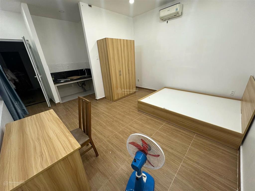 Cho thuê phòng trọ giá rẻ có sẵn nội thất cửa sổ trời gần trường ufm  đại học tài chính marketing