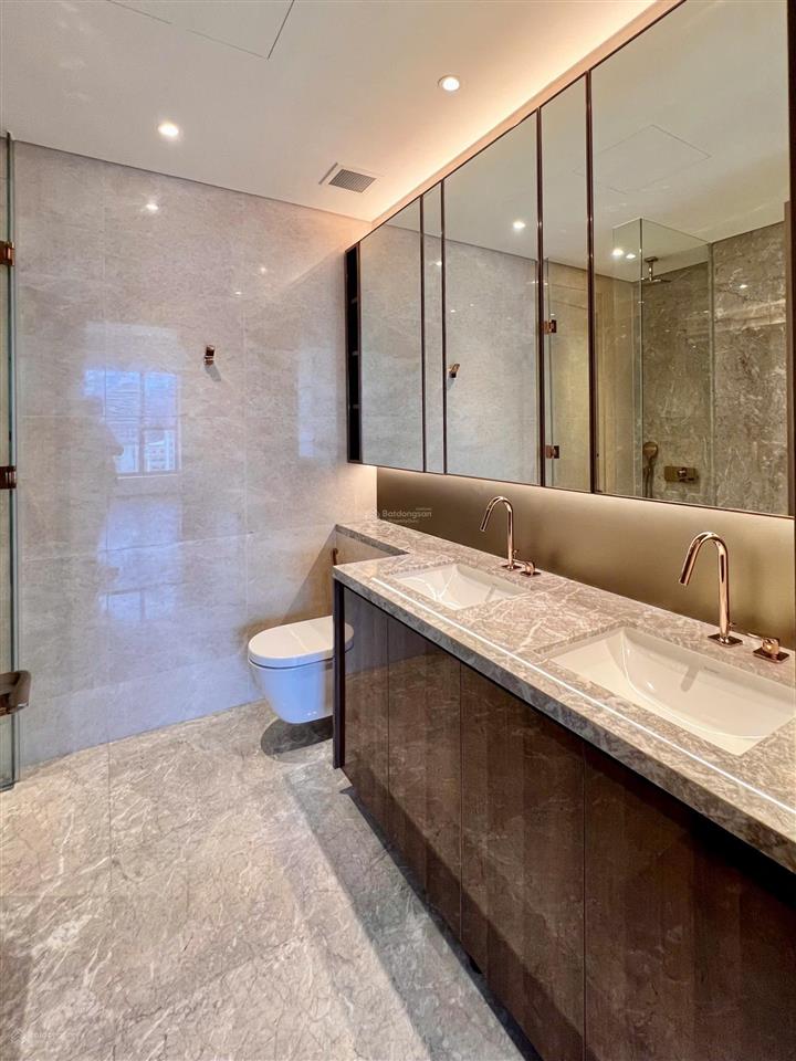 Bán căn 3pn 3wc thang máy riêng 120m2 giá cực tốt tại the marq