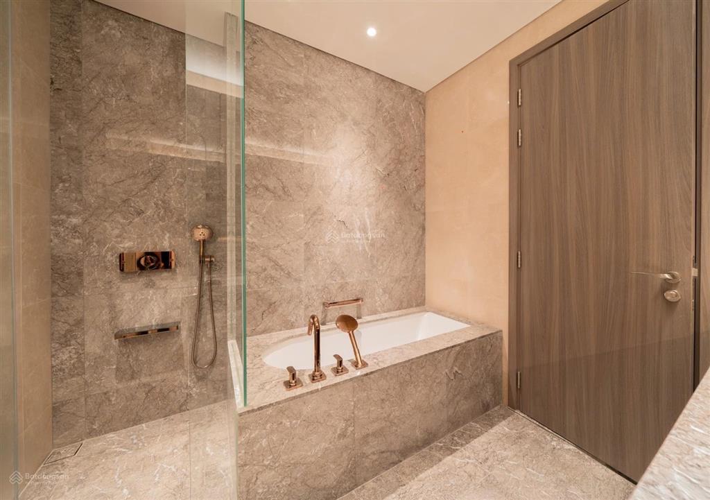 Bán căn hộ trung tâm sài gòn vài bước ra cầu ba son giá tốt cho căn 4pn 4wc