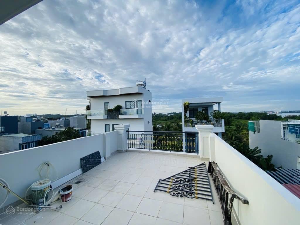 Nhà 3 tầng cạnh vinhomes, vd3  15 phút metro, khu cnc  kdc an ninh, không ngập  đường ôtô 7m