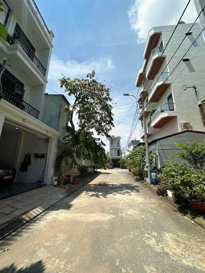 Nhà 3 tầng cạnh vinhomes, vd3  15 phút metro, khu cnc  kdc an ninh, không ngập  đường ôtô 7m