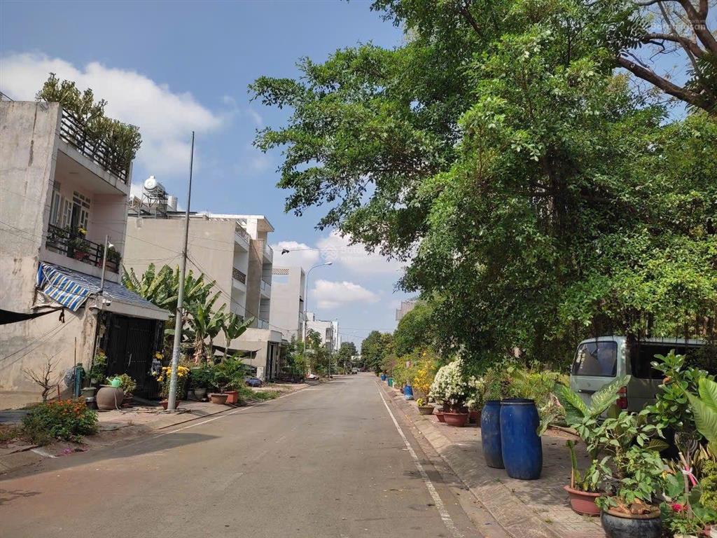 105m2 (5x20) ~7.2 tỷ  khu tđc đường thông 9m, cây xanh  5 phút metro, xn  15 phút trung tâm tp