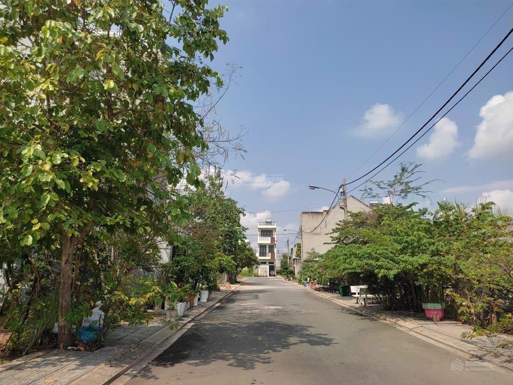 1,95 tỷ 51,8m2  14 phút vinhomes, khu cnc  29 phút metro  kdc hiện hữu, đường 10m, không ngập