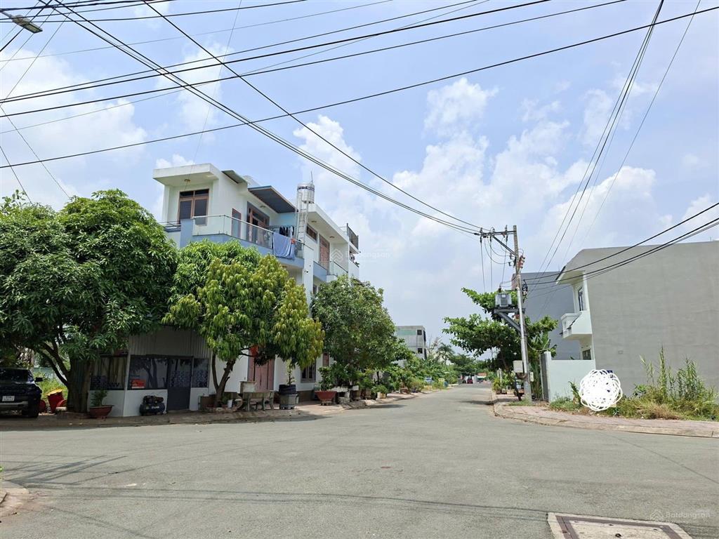 2,5 tỷ 64m2 ~7 phút vinhomes ~24 phút metro, khu cnc  khu đông cư dân, đường 13m, không ngập