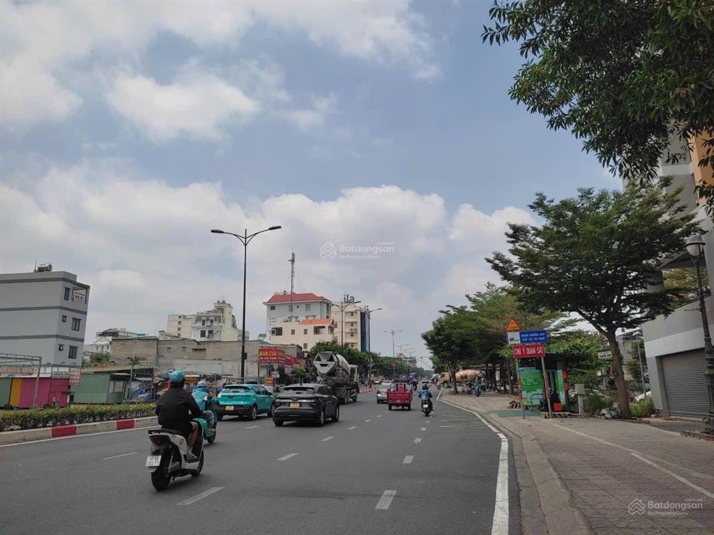Dòng tiền ổn định  mặt tiền xây cao tầng  khu vực kinh doanh sầm uất nhất quận 9  10 tỷ 105m2