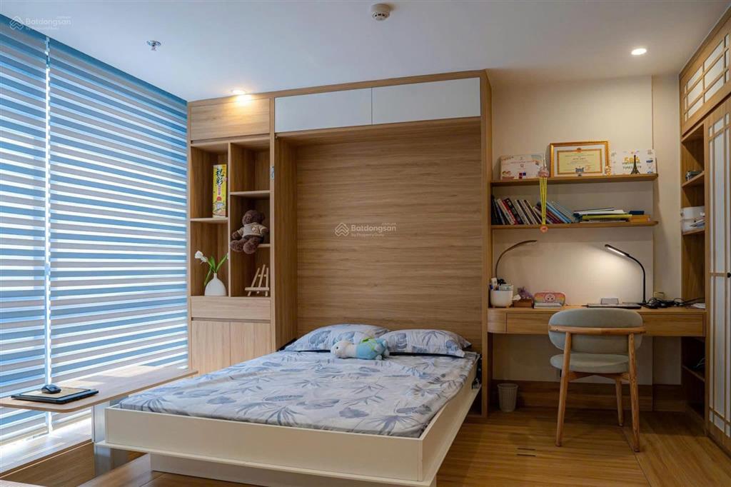 Chính chủ bán căn 2 ngủ, 80m2, giá tốt chí 8,7 tỷ, tầng cao, view đẹp.  0343 202 ***