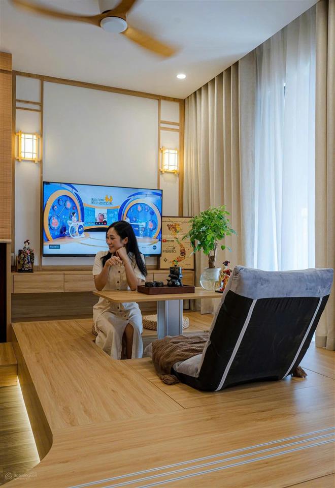 Chính chủ bán căn 2 ngủ, 80m2, giá tốt chí 8,7 tỷ, tầng cao, view đẹp.  0343 202 ***