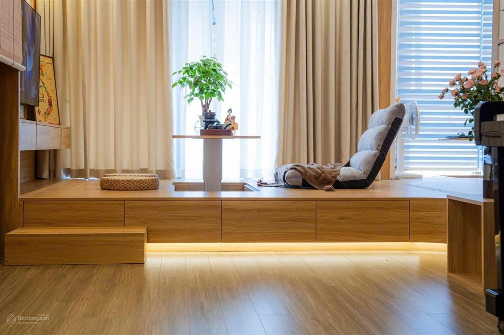 Chính chủ bán căn 2 ngủ, 80m2, giá tốt chí 8,7 tỷ, tầng cao, view đẹp.  0343 202 ***