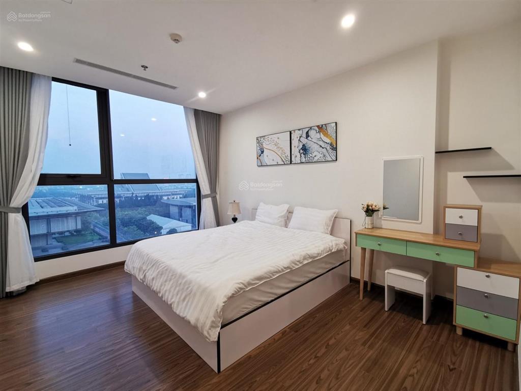 Chủ nhà tin tưởng gửi bán căn 2 ngủ, nội thất cao cấp, giá tốt chỉ 7,3 tỷ tầng trung.