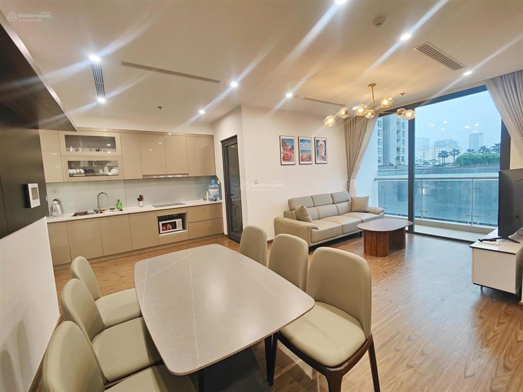 Chủ nhà tin tưởng gửi bán căn 2 ngủ, nội thất cao cấp, giá tốt chỉ 7,3 tỷ tầng trung.