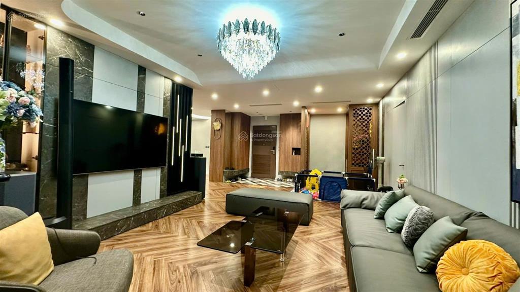 Hiếm có căn 4 ngủ, 2 ban công, 175m2, giá chỉ 17 tỷ, full nt cao cấp, tầng trung,  0343,202.831
