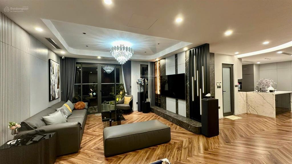 Hiếm có căn 4 ngủ, 2 ban công, 175m2, giá chỉ 17 tỷ, full nt cao cấp, tầng trung,  0343,202.831