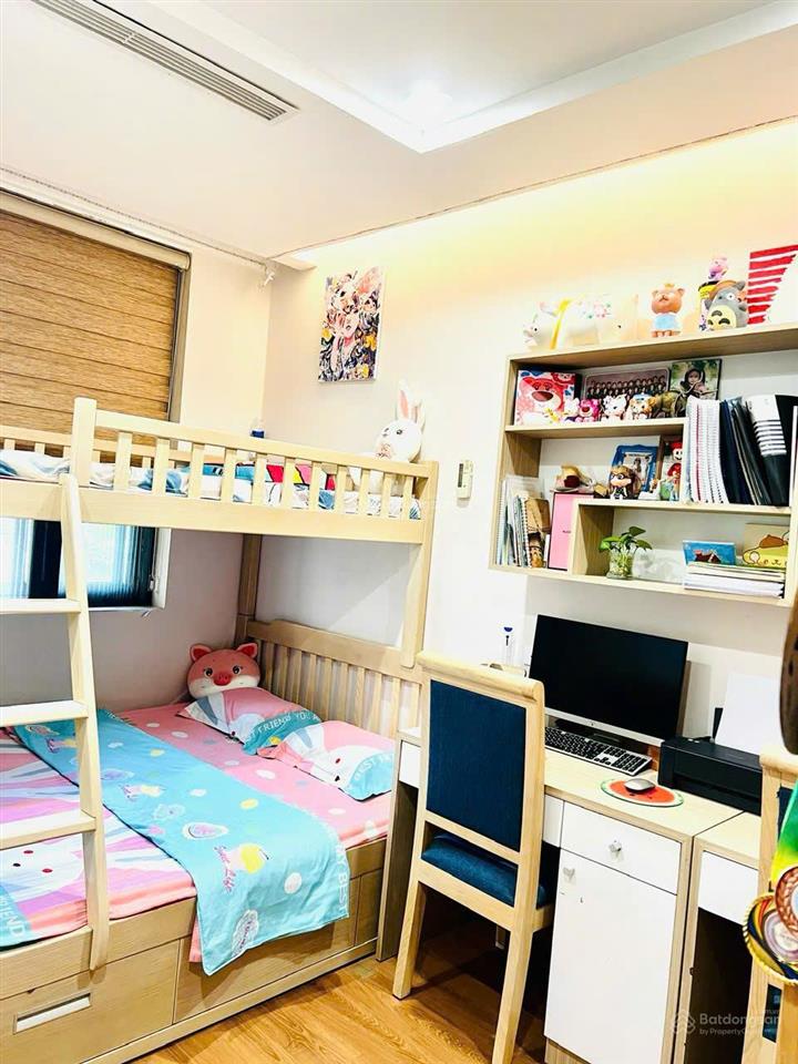 Chuyển lên 3 ngủ, nhà tôi cần bán lại căn 2 ngủ, giá chỉ 6,2 tỷ tầng trung, view nội khu.