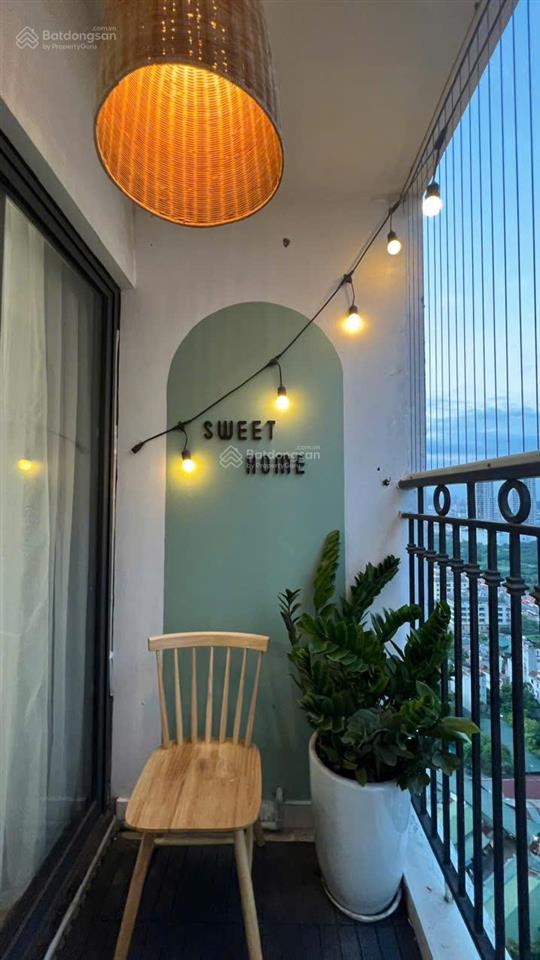 Duy nhất ! căn góc 3 ngủ, view cv cầu giấy, tầng trung, đồ cơ bản, chỉ 13,5 tỷ.  0343,202.831