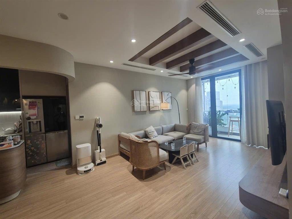 Chủ nhà tin tưởng, gửi bán căn 3 ngủ giá tốt 92m2, tầng trung, chỉ 9,2 tỷ, full nội thất