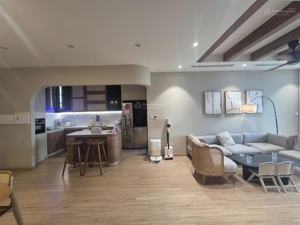 Chủ nhà tin tưởng, gửi bán căn 3 ngủ giá tốt 92m2, tầng trung, chỉ 9,2 tỷ, full nội thất